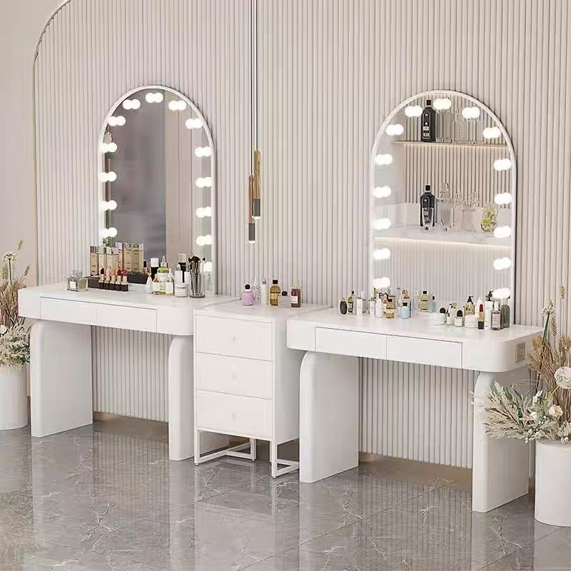 Beauty Makeup Training - Cream Wind Studio Professional Lighting Dresser