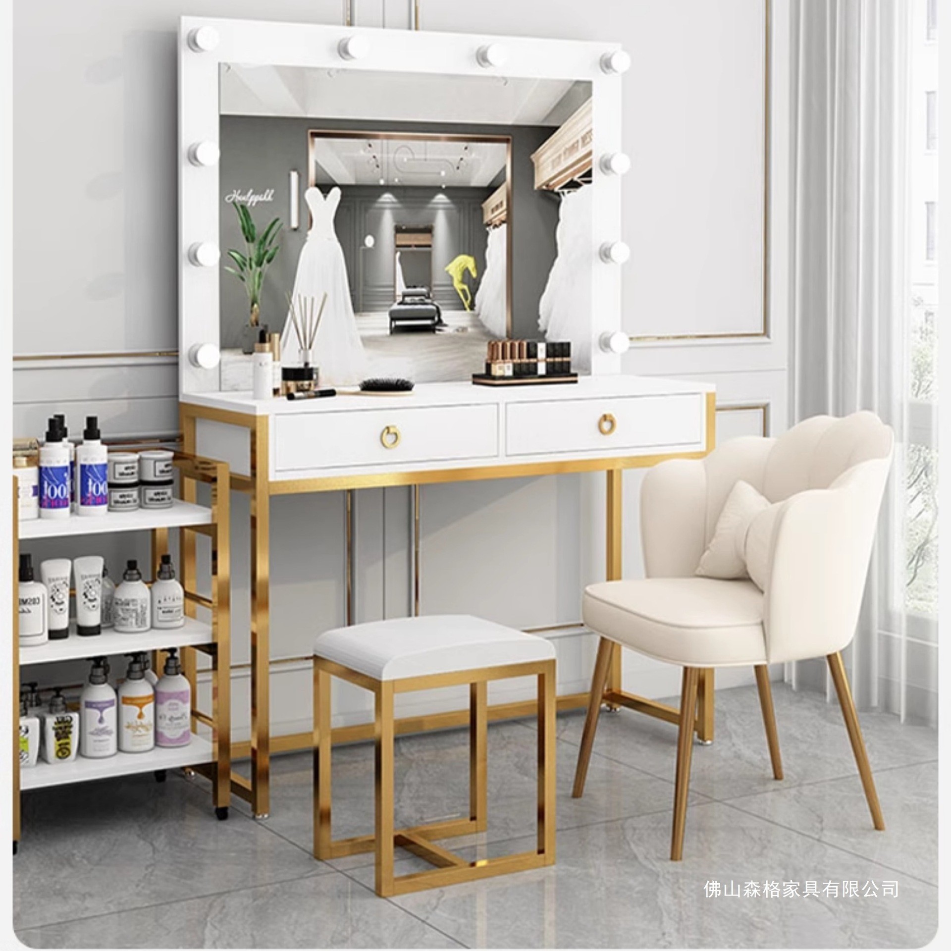 Studio dresser with lamp mirro - Beauty Makeup Training ulasan dan harga